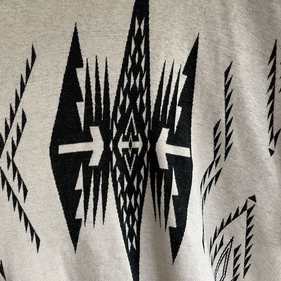 Francesca’s shawl sweater, OS. - Picture 6 of 8